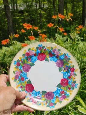 GARDEN PARTY  Set of 4 BEAUTIFUL FLORAL 7.5" Salad Dessert /Plates Deadstock